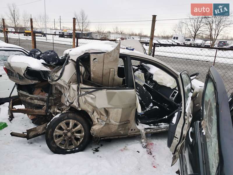 Седан Suzuki Liana 2005 в Киеве