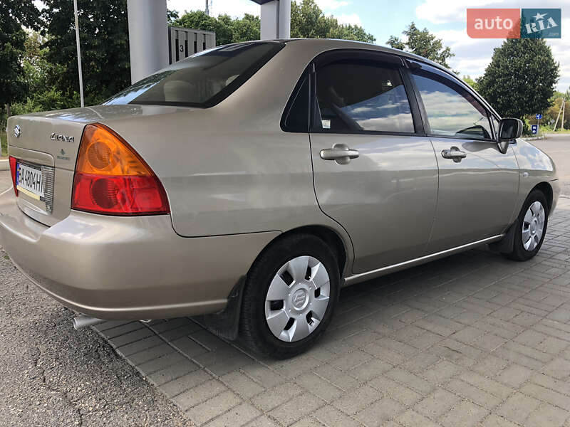 Седан Suzuki Liana 2003 в Новоукраинке