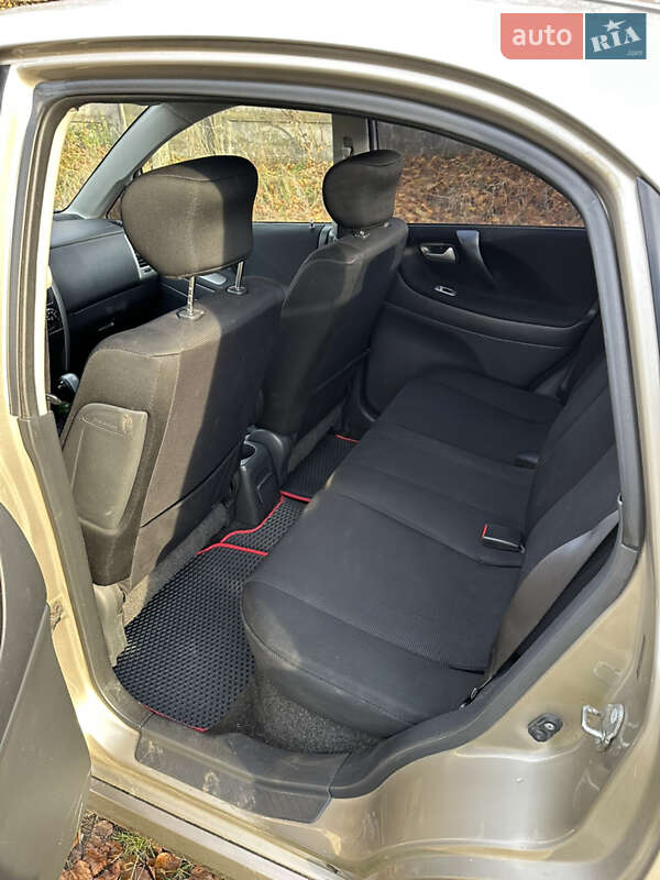 Седан Suzuki Liana 2007 в Чернигове