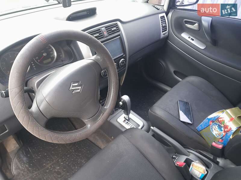 Седан Suzuki Liana 2007 в Староконстантинове