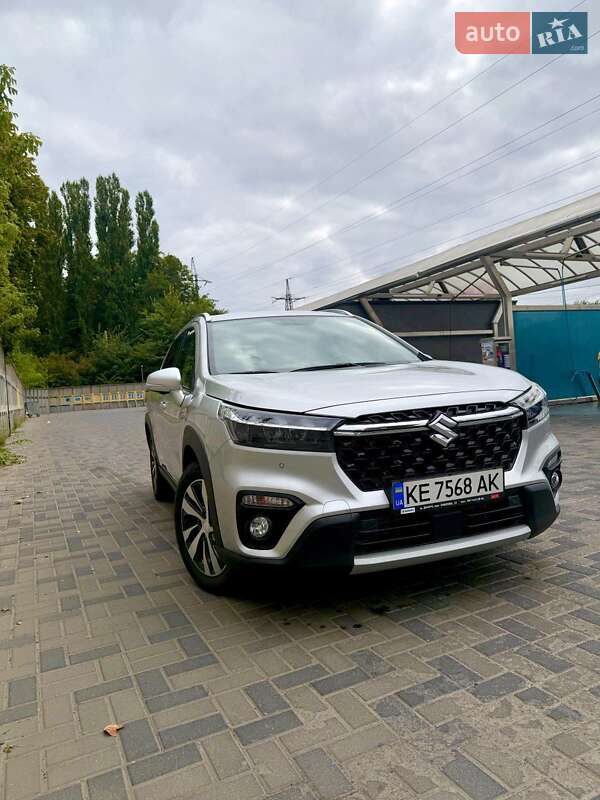 Suzuki S-Cross 2024