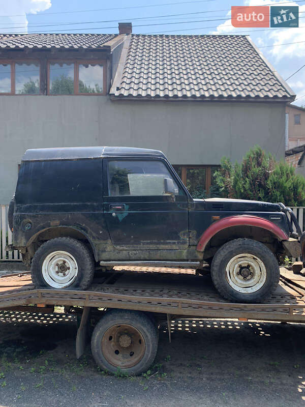 Внедорожник / Кроссовер Suzuki Samurai 1988 в Хусте