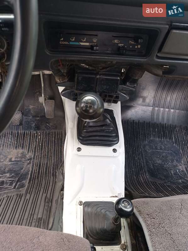 Позашляховик / Кросовер Suzuki Samurai 1988 в Могилів-Подільському