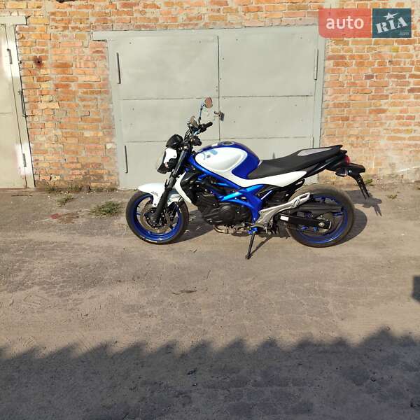 Мотоцикл Классик Suzuki SFV 400 2017 в Миргороде