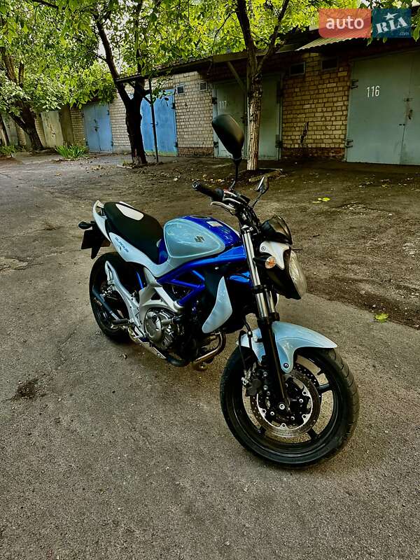 Мотоцикл Классик Suzuki SFV 650 2009 в Запорожье