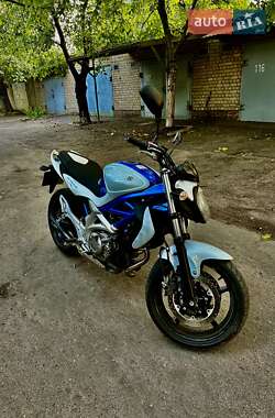 Мотоцикл Классик Suzuki SFV 650 2009 в 