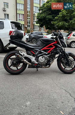 Мотоцикл Без обтекателей (Naked bike) Suzuki SFV 650 2010 в 