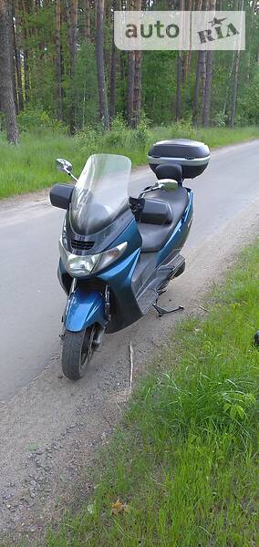 Макси-скутер Suzuki Skywave 250 2004 в 