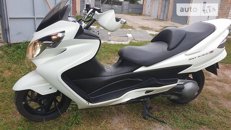 Макси-скутер Suzuki Skywave 250 2011 в 