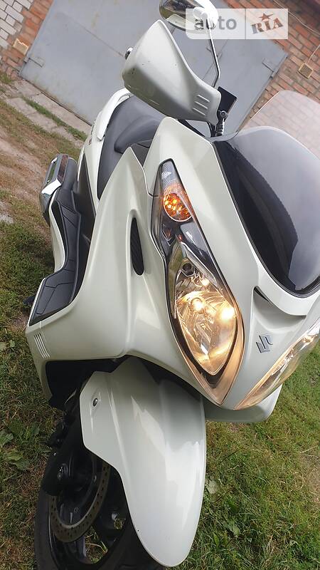 Максі-скутер Suzuki Skywave 250 2011 в Ніжині