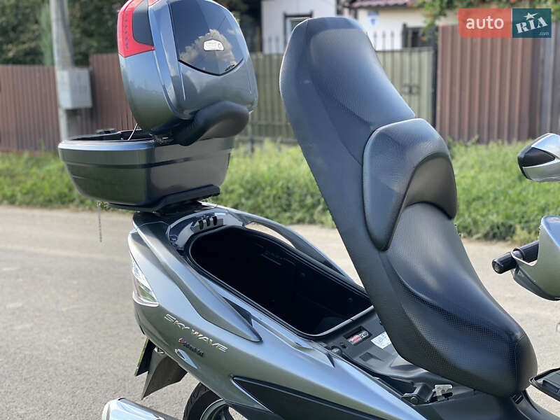 Максі-скутер Suzuki Skywave 250 2009 в Одесі