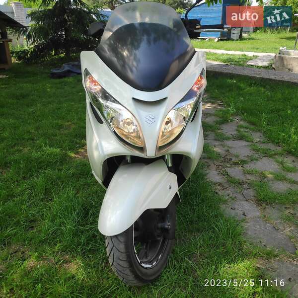 Макси-скутер Suzuki Skywave 250 2008 в Барышевке