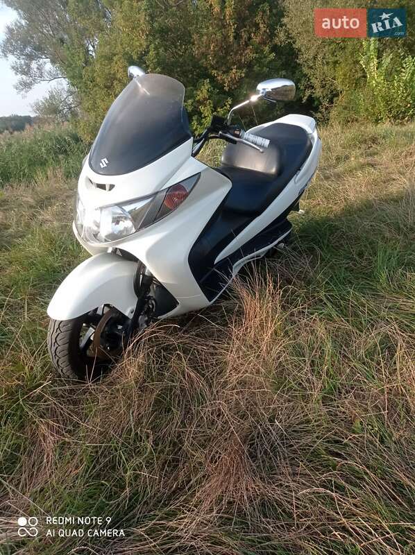 Макси-скутер Suzuki Skywave 250 2007 в Гайсине