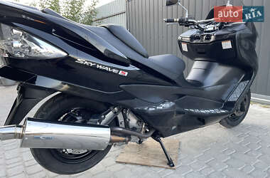 Макси-скутер Suzuki Skywave 250 2007 в Березному