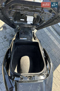 Макси-скутер Suzuki Skywave 250 2011 в 