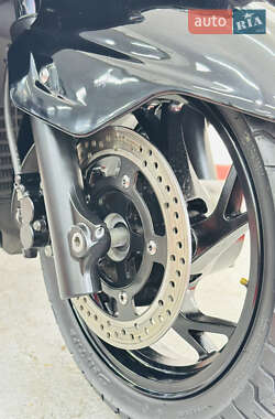 Макси-скутер Suzuki Skywave 250 2007 в 