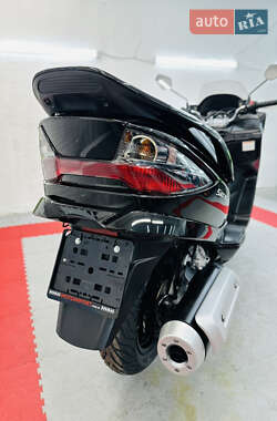 Макси-скутер Suzuki Skywave 250 2007 в 
