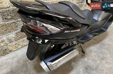 Макси-скутер Suzuki Skywave 250 2008 в 
