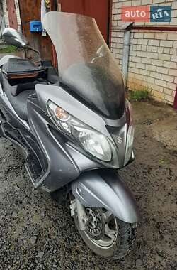 Макси-скутер Suzuki Skywave 250 2011 в 