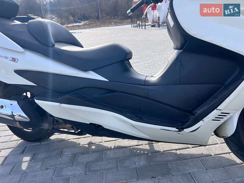 Макси-скутер Suzuki Skywave 250 2008 в Львове