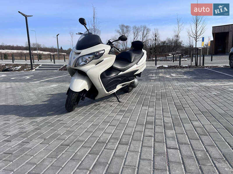 Макси-скутер Suzuki Skywave 250 2008 в Львове