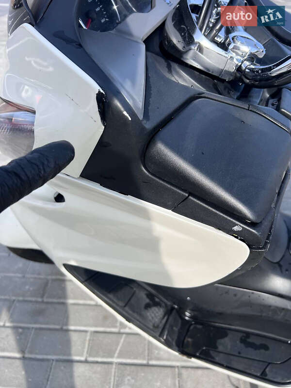 Макси-скутер Suzuki Skywave 250 2008 в Львове