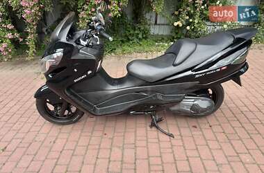 Макси-скутер Suzuki Skywave 250 2009 в 