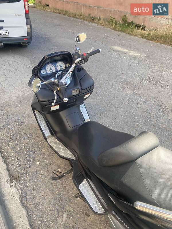 Макси-скутер Suzuki Skywave 250 2007 в Каменец-Подольском