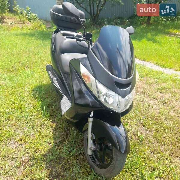 Мопеды Suzuki Skywave 250 2007 в 