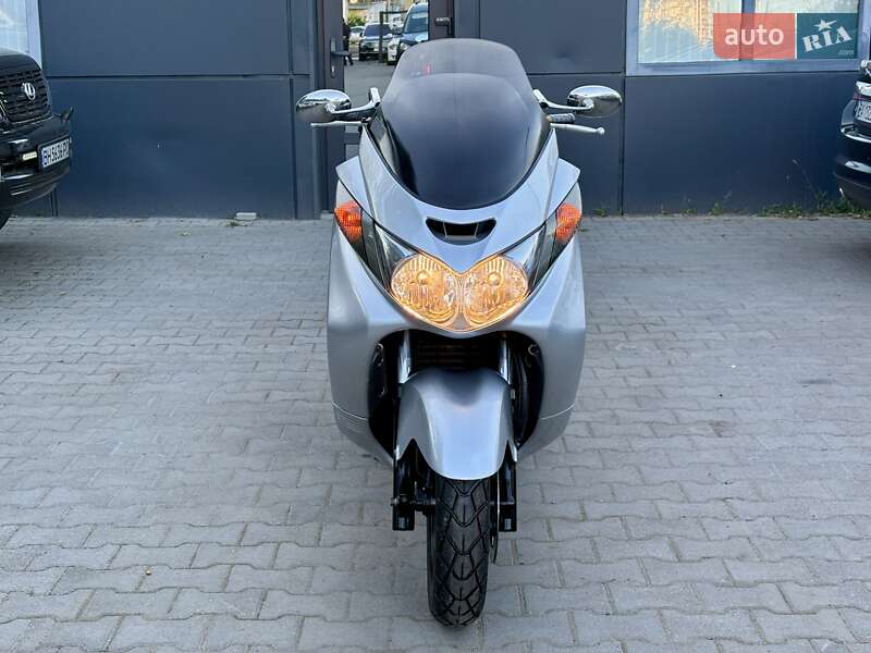 Макси-скутер Suzuki Skywave 250 2007 в Одессе