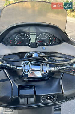 Максі-скутер Suzuki Skywave 250 2010 в 