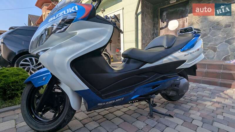 Макси-скутер Suzuki Skywave 250 2008 в Черновцах