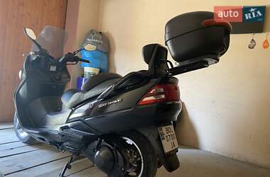 Макси-скутер Suzuki Skywave 250 2007 в 