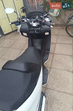 Макси-скутер Suzuki Skywave 250 2007 в 