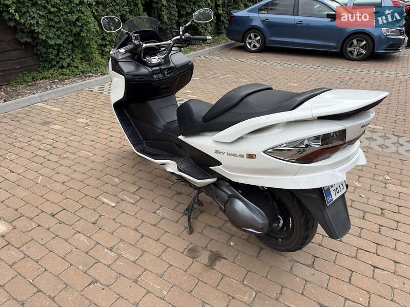 Макси-скутер Suzuki Skywave 250 2011 в Киеве