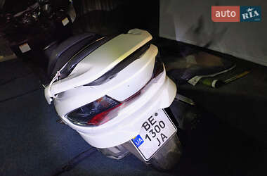 Макси-скутер Suzuki Skywave 250 2010 в 