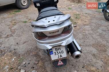 Максі-скутер Suzuki Skywave 250 2008 в 