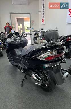 Макси-скутер Suzuki Skywave 250 2011 в 