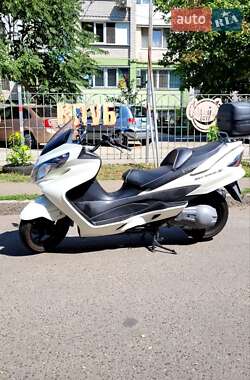 Макси-скутер Suzuki Skywave 250 2011 в  фото 5 Макси-скутер Suzuki Skywave 250 2011 в