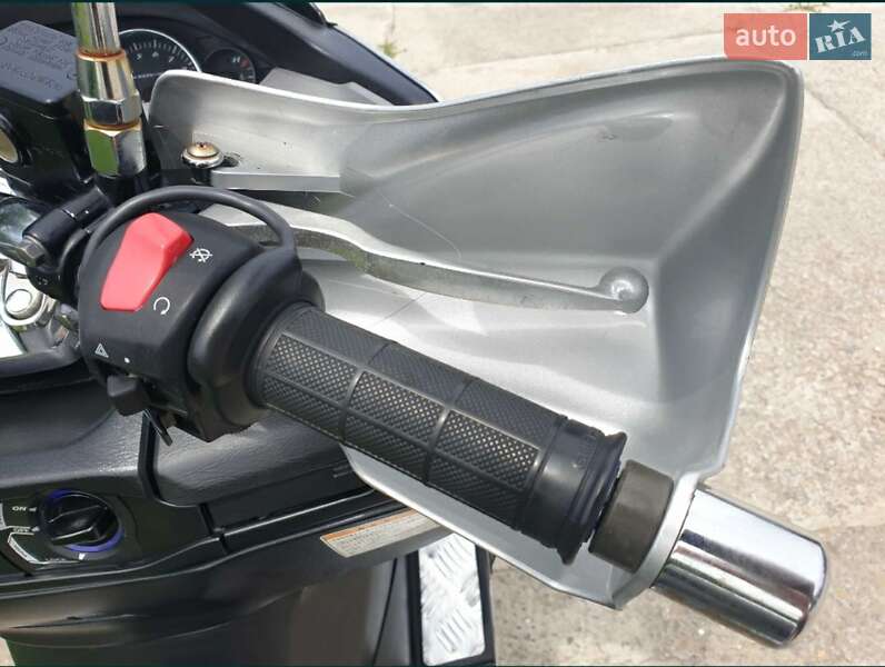 Максі-скутер Suzuki Skywave 400 2008 в Одесі фото 11 Максі-скутер Suzuki Skywave 400 2008 в Одесі