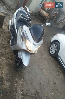 Макси-скутер Suzuki Skywave 400 2008 в 