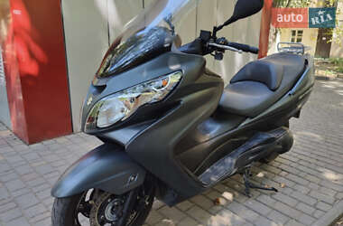 Максі-скутер Suzuki Skywave 400 2013 в 
