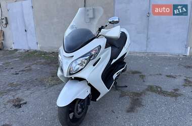 Максі-скутер Suzuki Skywave 400 2011 в 