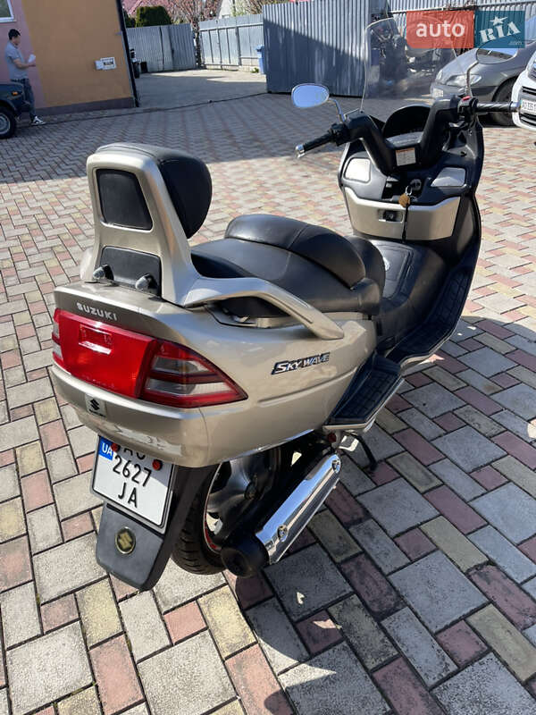 Макси-скутер Suzuki Skywave 400 2001 в Ужгороде