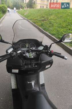 Макси-скутер Suzuki Skywave 400 2008 в 