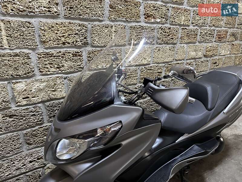 Максі-скутер Suzuki Skywave 400 2015 в Одесі
