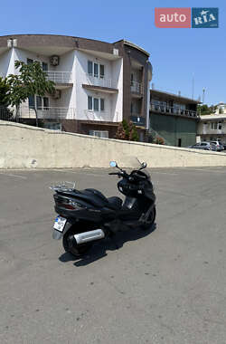 Максі-скутер Suzuki Skywave 400 2013 в 
