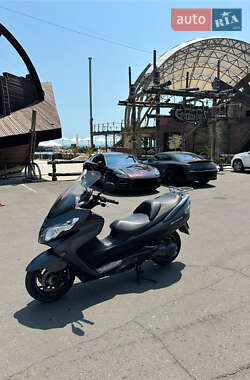 Максі-скутер Suzuki Skywave 400 2013 в 
