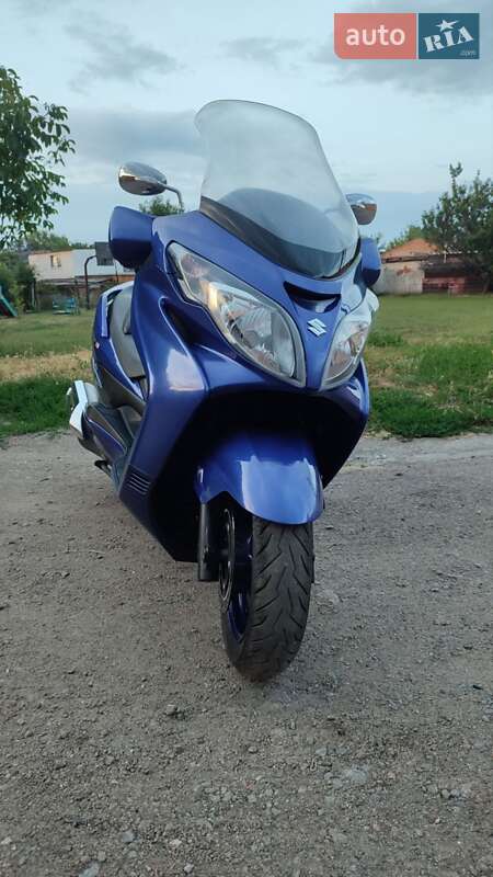 Макси-скутер Suzuki Skywave 400 2008 в Умани