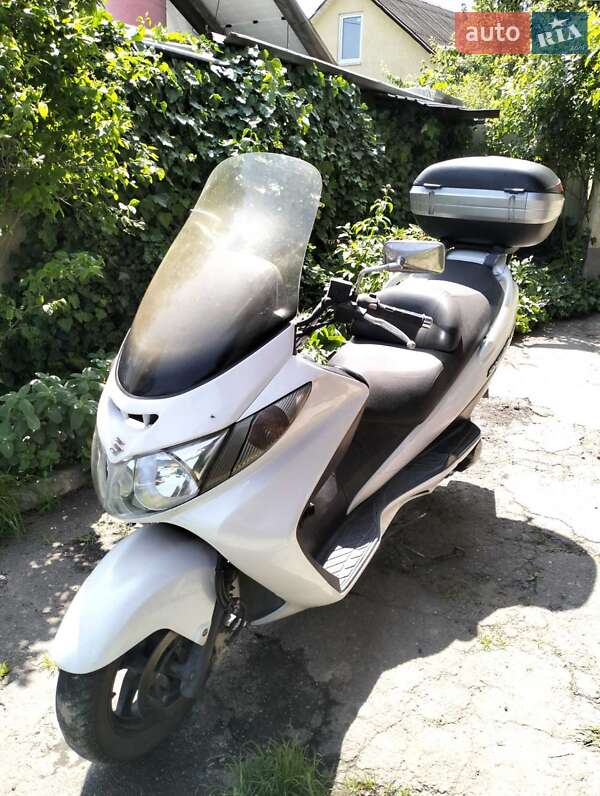 Макси-скутер Suzuki Skywave 400 2005 в 